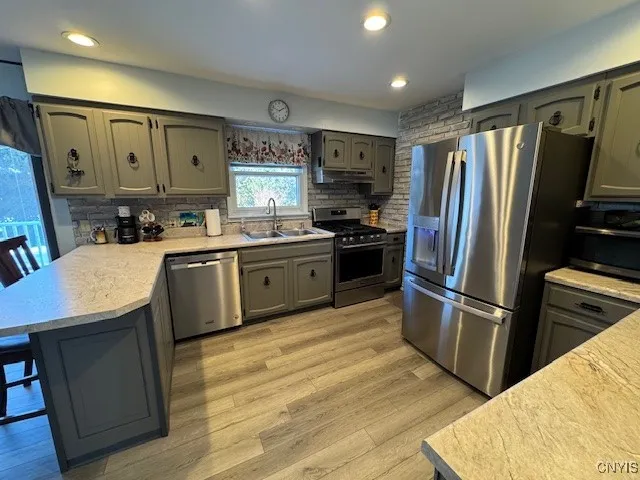 $269,900 | 109 Fairway Lane, Sherrill, NY 13461