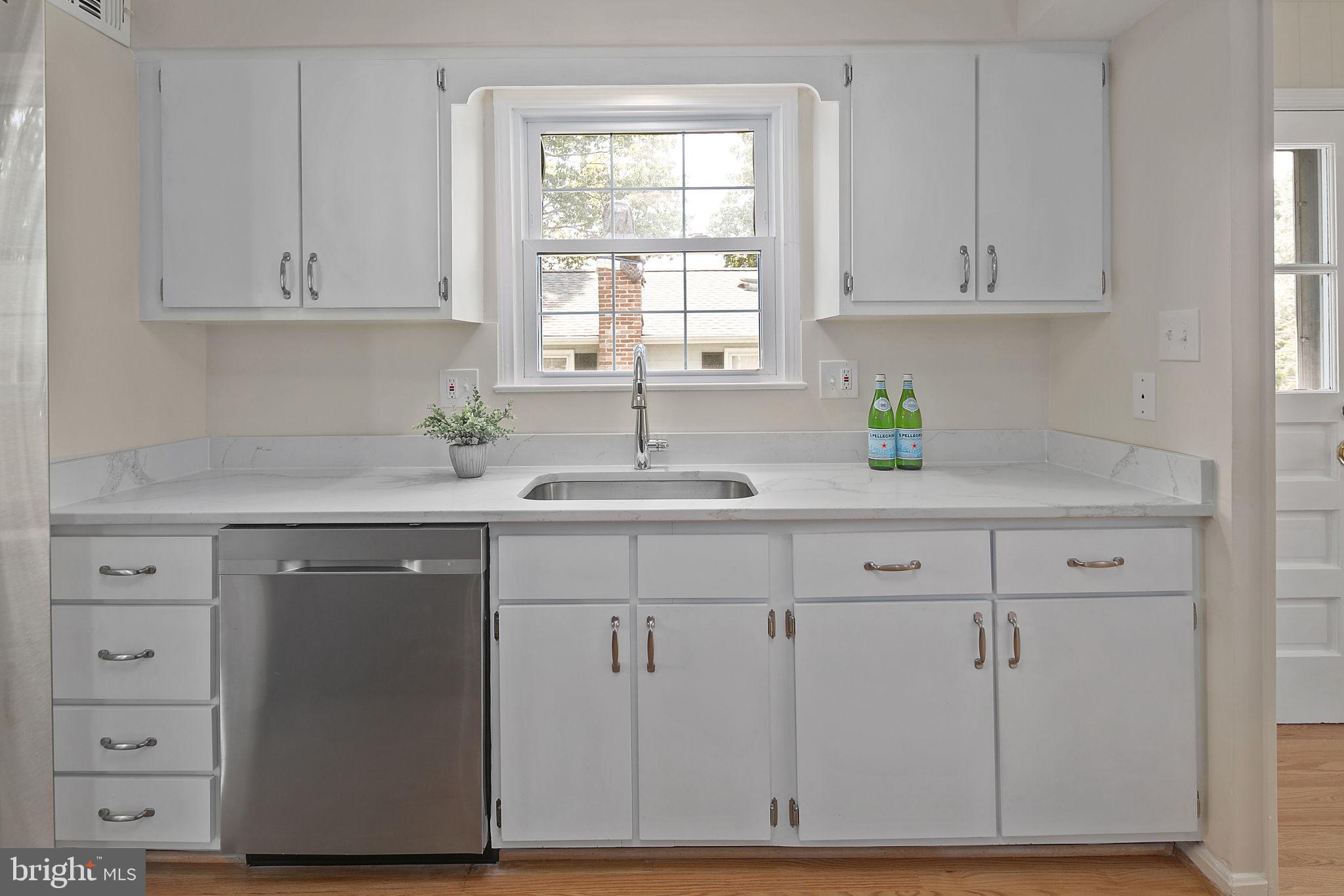 1508 Crestline Road Silver Spring, MD 20904 - Photo 9 of 31 Upgraded Chef's Kitchen