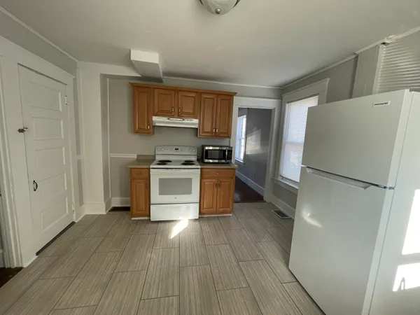 $1,900 | 23 Chester Court, Laconia, NH 03246