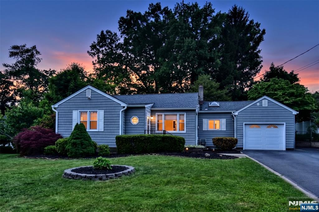 11 Mountain Ridge Drive Wayne, NJ 07470 - Photo 5 of 30