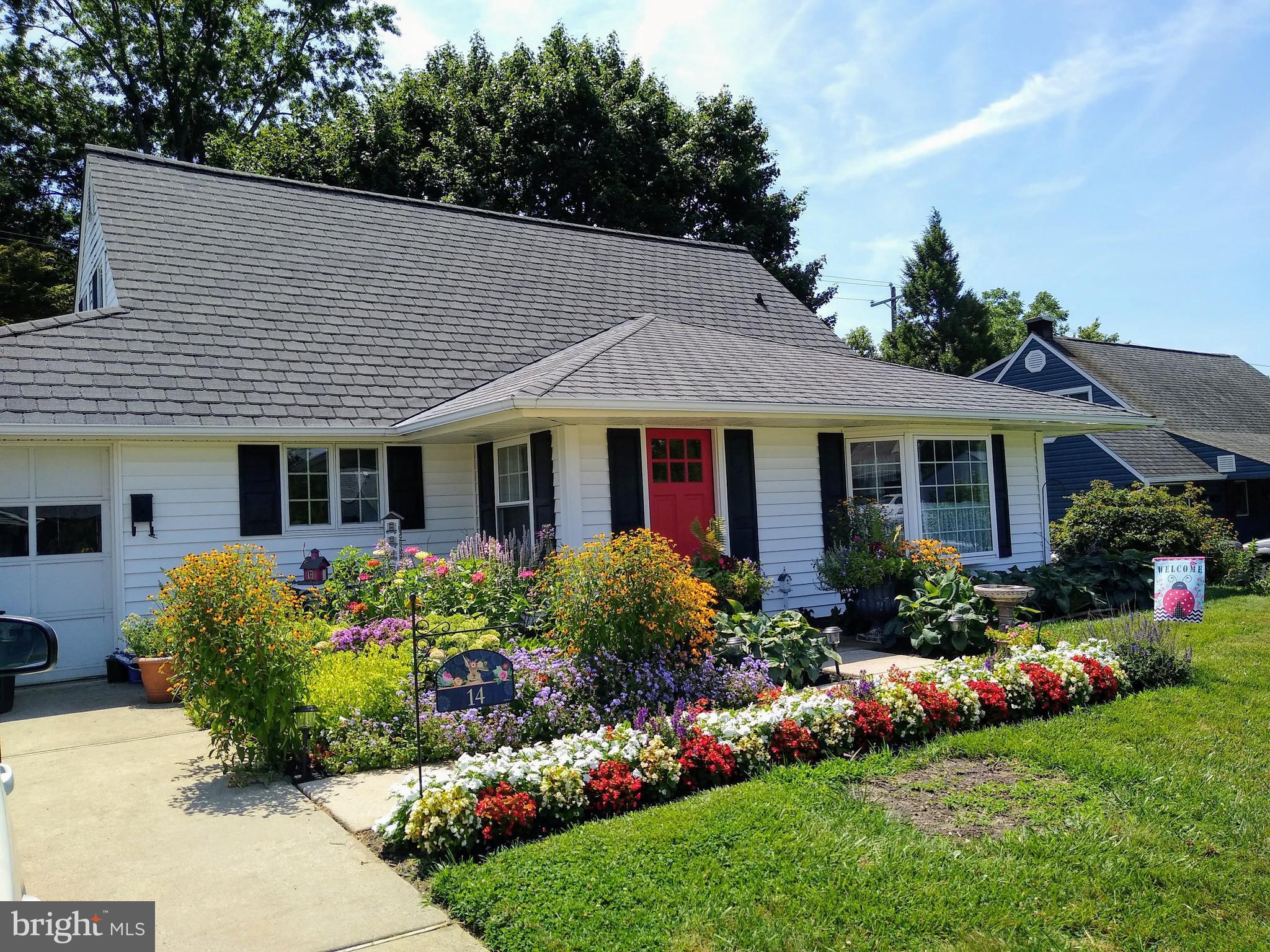 14 Hamlet Road Levittown, PA 19056 - Photo 2 of 47 Get Ready To Fall In LOVE !