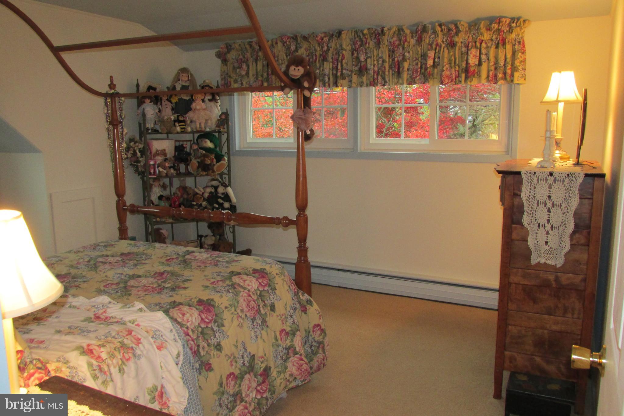 14 Hamlet Road Levittown, PA 19056 - Photo 33 of 47 Upstairs Bedroom 2