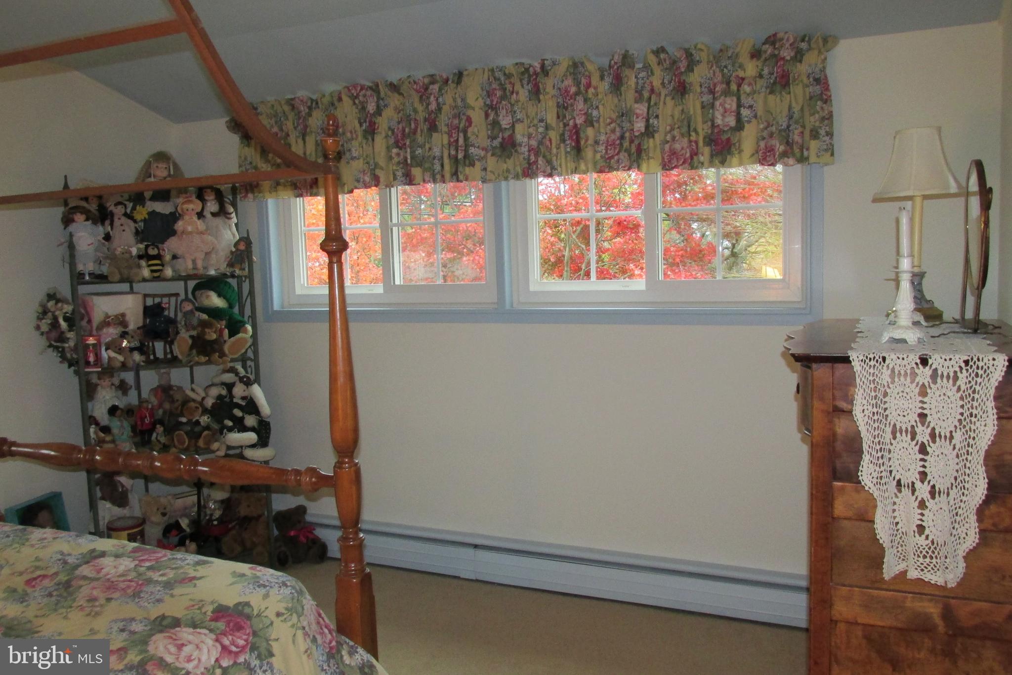 14 Hamlet Road Levittown, PA 19056 - Photo 34 of 47 Upstairs Bedroom 2