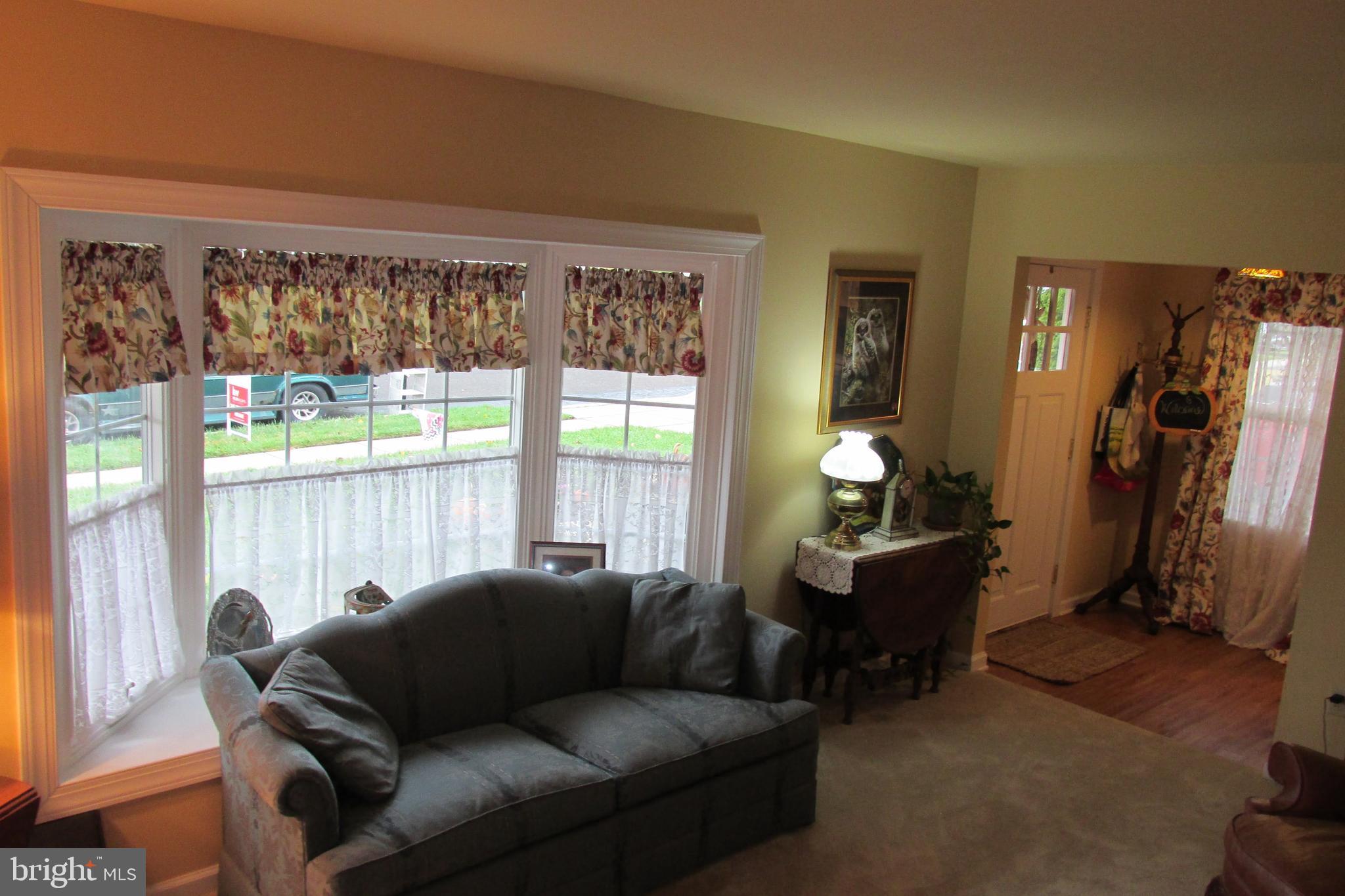 14 Hamlet Road Levittown, PA 19056 - Photo 8 of 47 Great Room