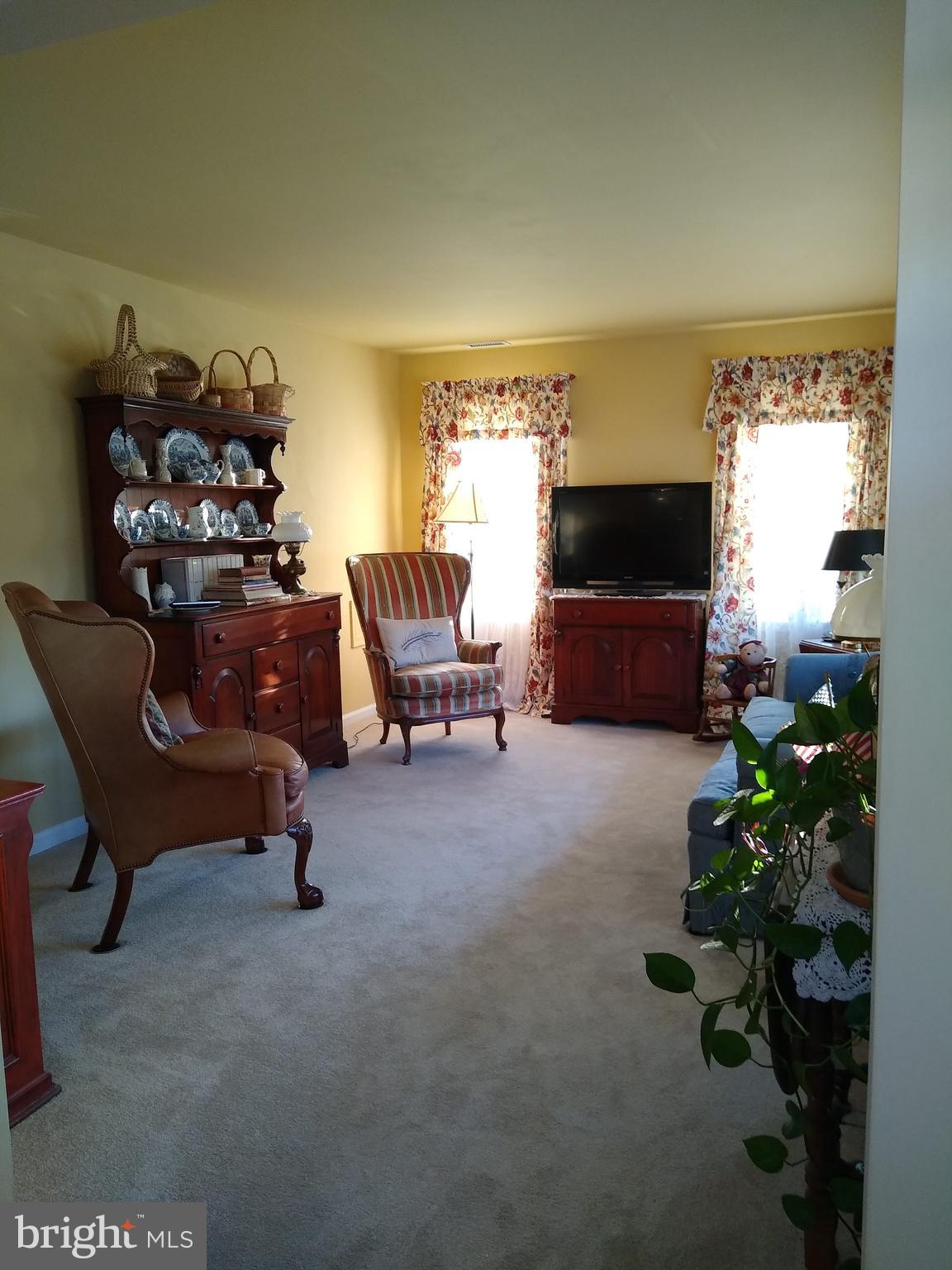 14 Hamlet Road Levittown, PA 19056 - Photo 9 of 47 Great Room