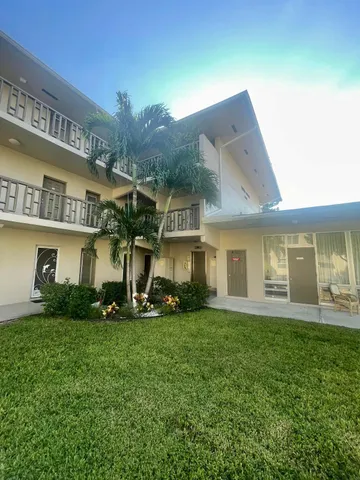 $1,550 | 1480 East Sample Road, Unit 103, Pompano Beach, FL 33064