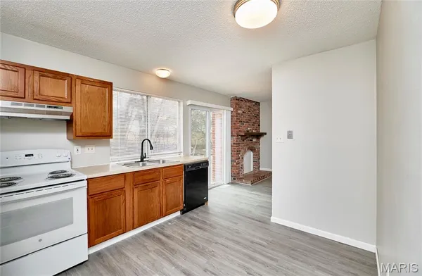 $1,600 | 6918 Candlewick Way, Florissant, MO 63033