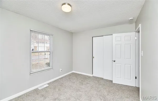 $1,600 | 6918 Candlewick Way, Florissant, MO 63033