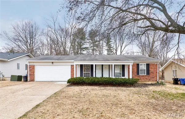 $1,600 | 6918 Candlewick Way, Florissant, MO 63033