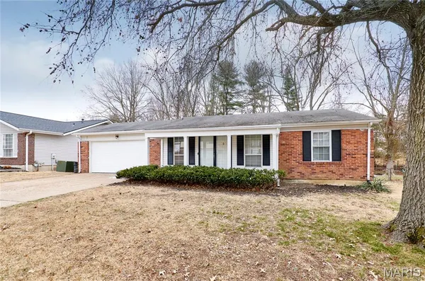 $1,600 | 6918 Candlewick Way, Florissant, MO 63033