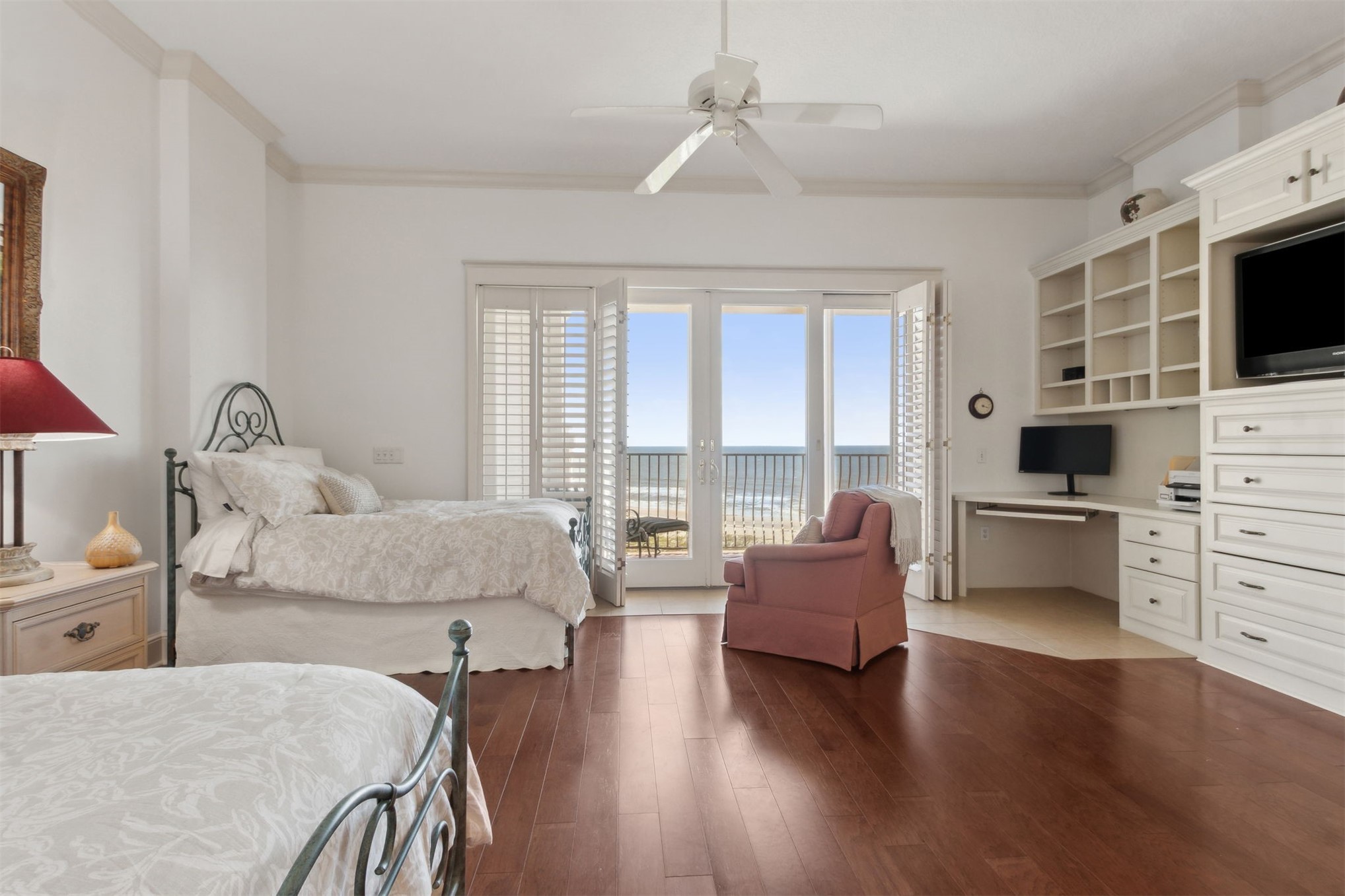 418 Beachside Place, Unit 418 Fernandina Beach, FL 32034 - Photo 31 of 91 a living room with furniture and flat screen tv