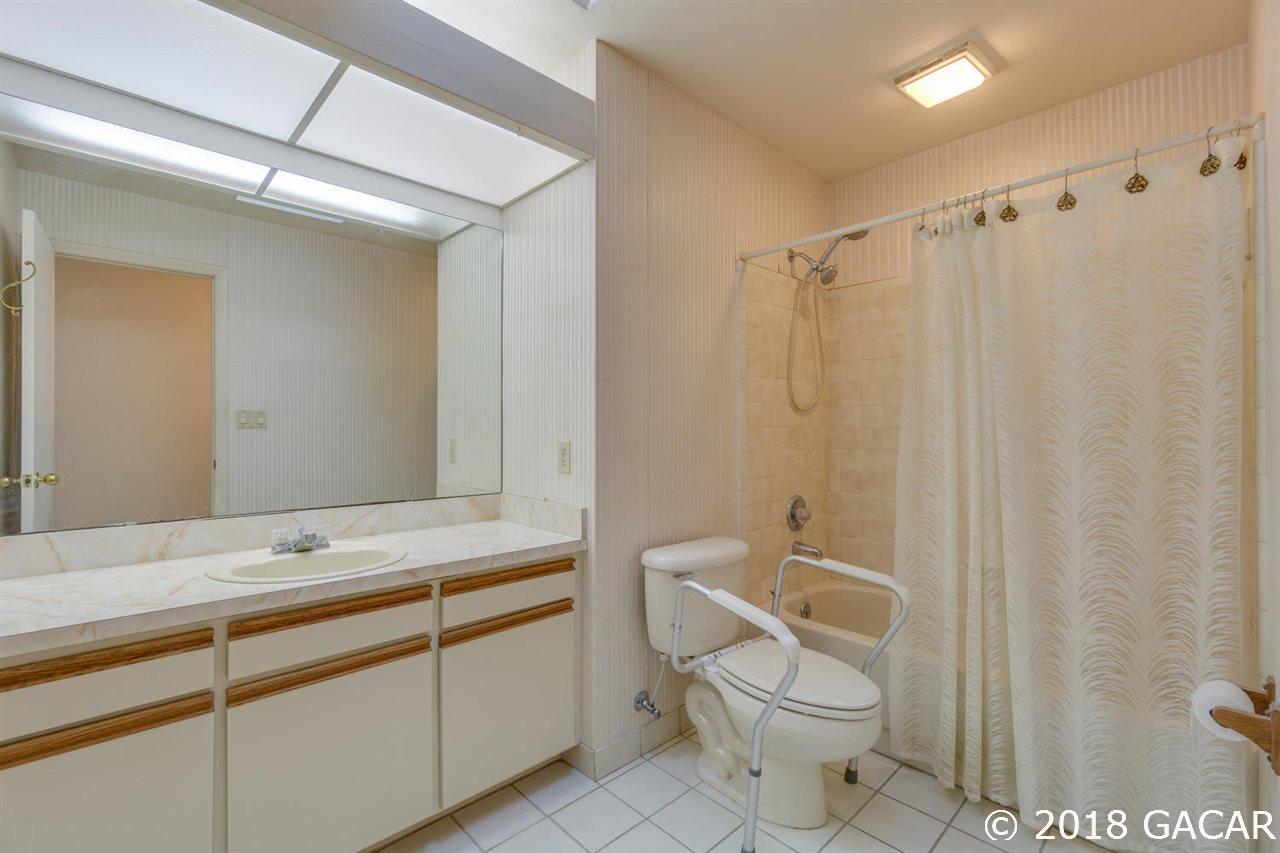 10219 Southwest 13th Place Gainesville, FL 32607 - Photo 5 of 25 Gallery Image 5