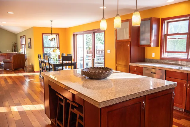 $849,900 | 118 South Harrison Street, New Buffalo, MI 49117