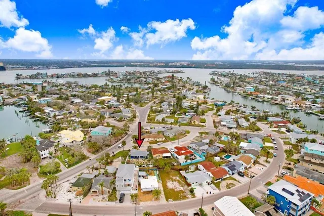 $300,000 | 411 Virginia Avenue, Madeira Beach, FL 33708