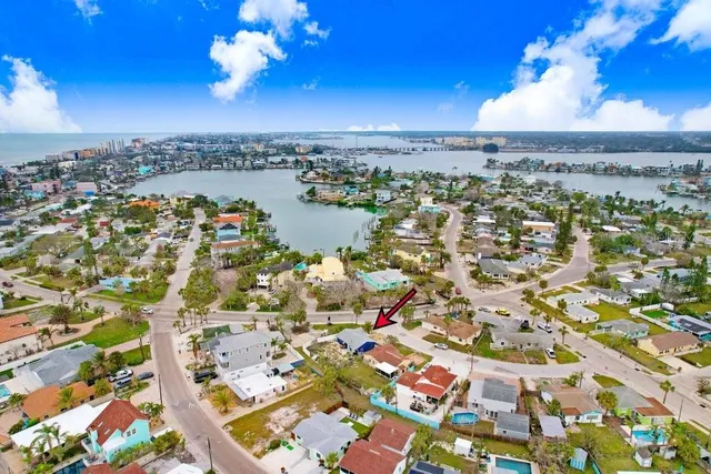 $300,000 | 411 Virginia Avenue, Madeira Beach, FL 33708