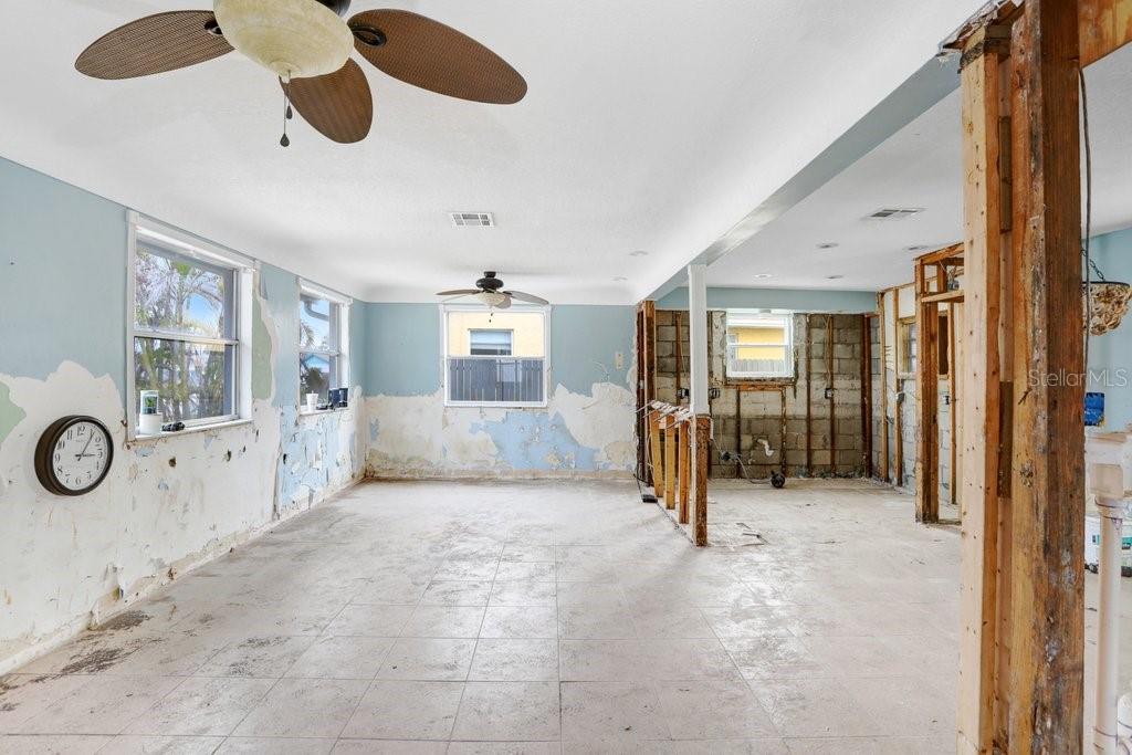 411 Virginia Avenue Madeira Beach, FL 33708 - Photo 4 of 25