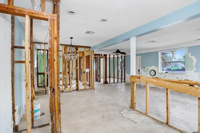 $300,000 | 411 Virginia Avenue, Madeira Beach, FL 33708