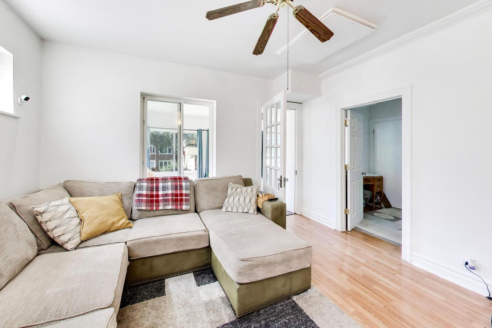 3435 North Harding Avenue, Unit 2 Chicago, IL 60618 - Photo 4 of 24