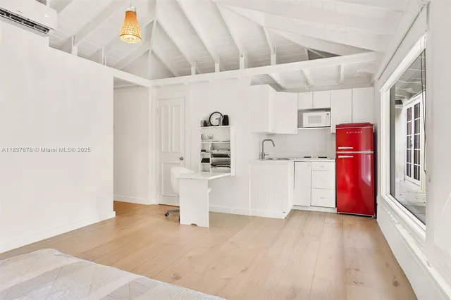 a view of entryway and hall