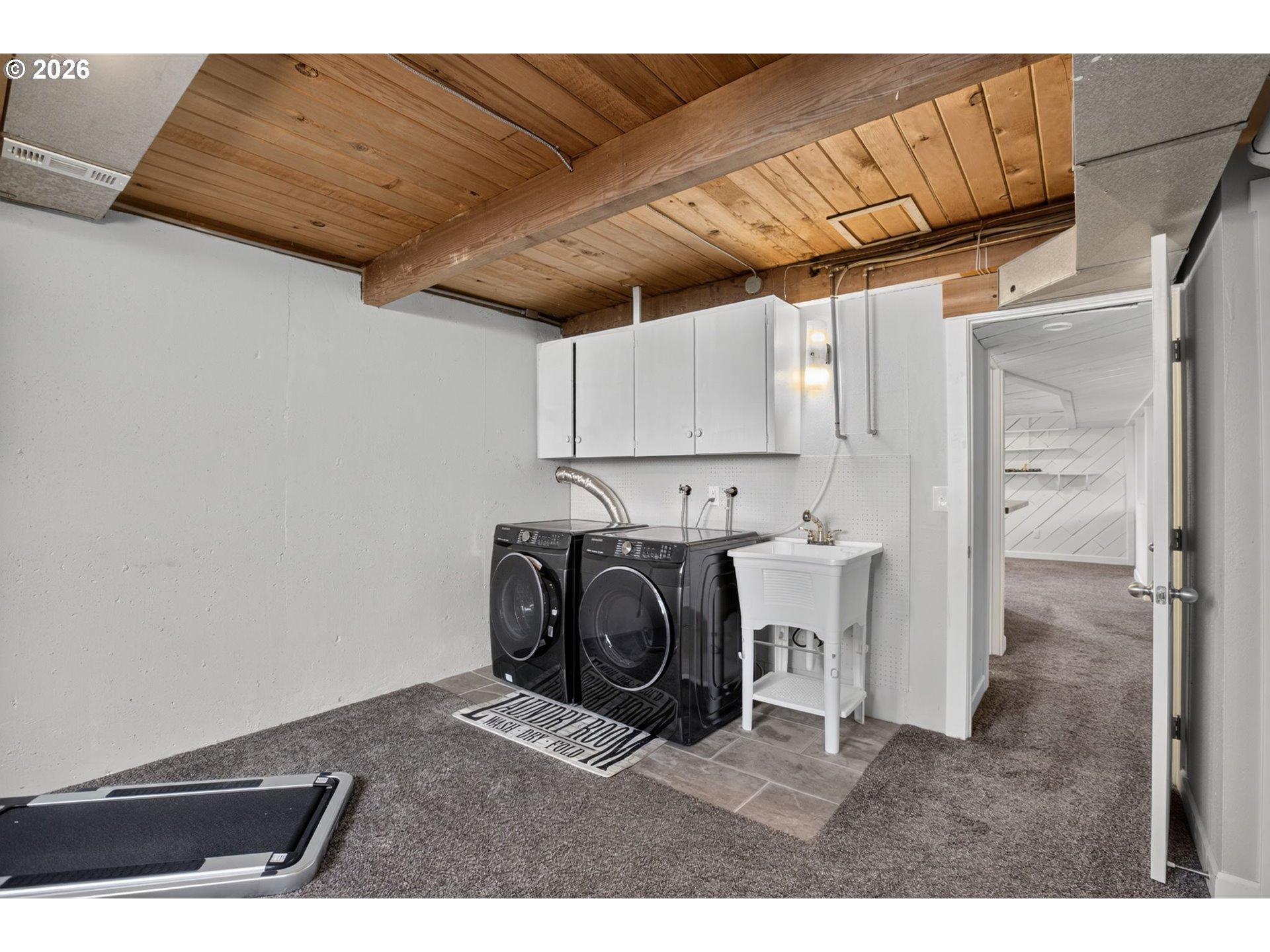 1386 Southwest 4th Street Gresham, OR 97080 - Photo 24 of 28 Laundry