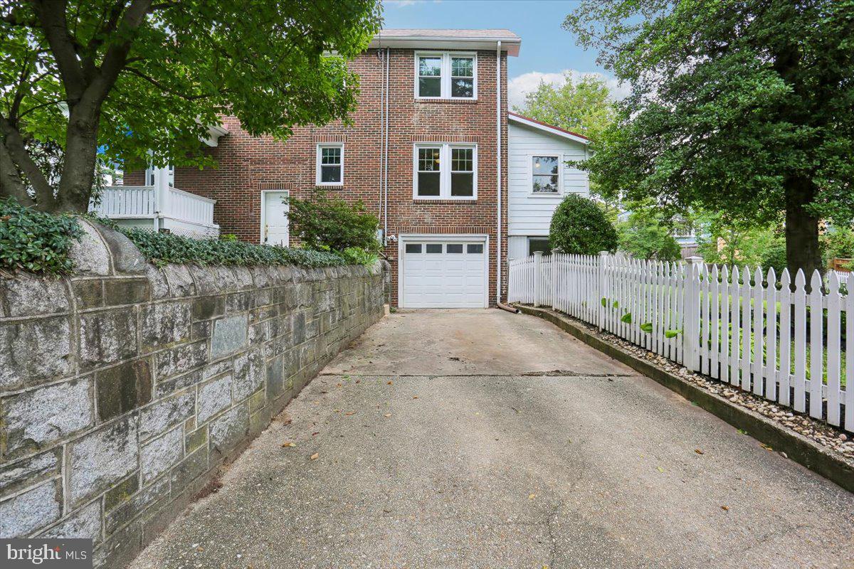 9501 Colesville Road Silver Spring, MD 20901 - Photo 59 of 71 Driveway