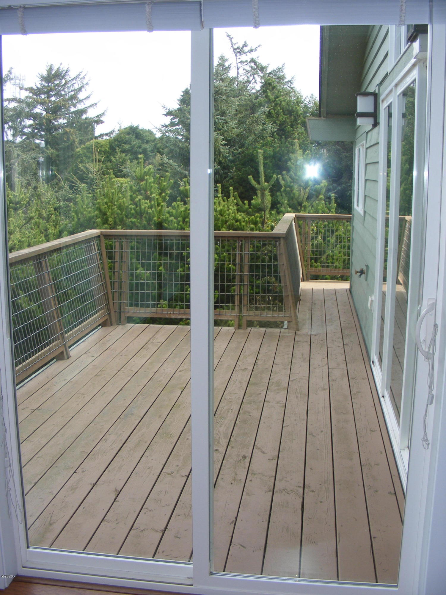 415 Northwest 19th Street Newport, OR 97365 - Photo 19 of 40 Deck off dining