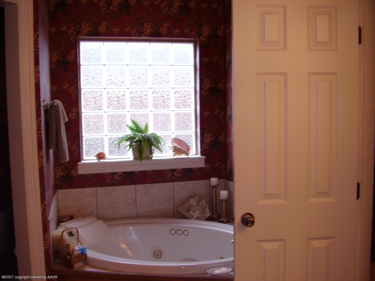 7400 Bayswater Road Amarillo, TX 79119 - Photo 19 of 22 Master Bathroom