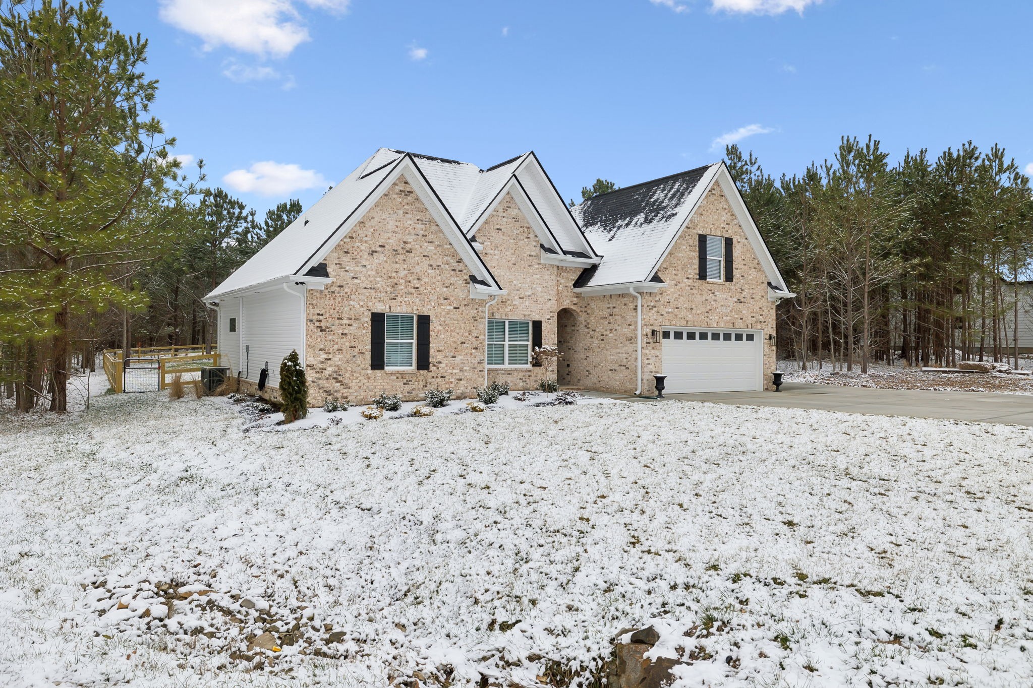 511 Shelton Road Manchester, TN 37355 - Photo 3 of 49 a front view of a house with a yard