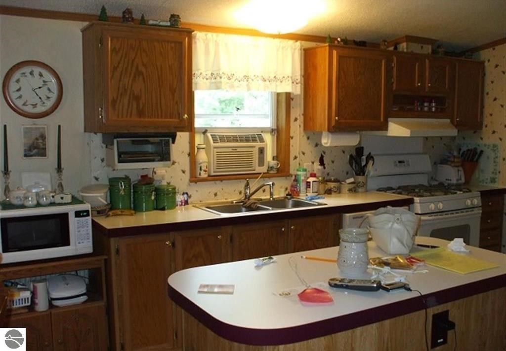 4570 Rau Road West Branch, MI 48661 - Photo 3 of 15 1791574-2.JPG