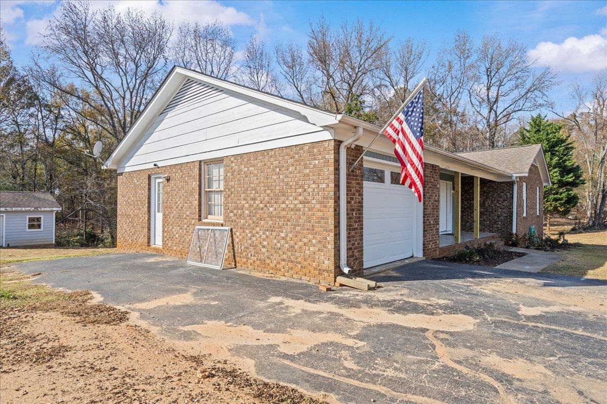 204 Green Ridge Drive Moore, SC 29369 - Photo 5 of 32