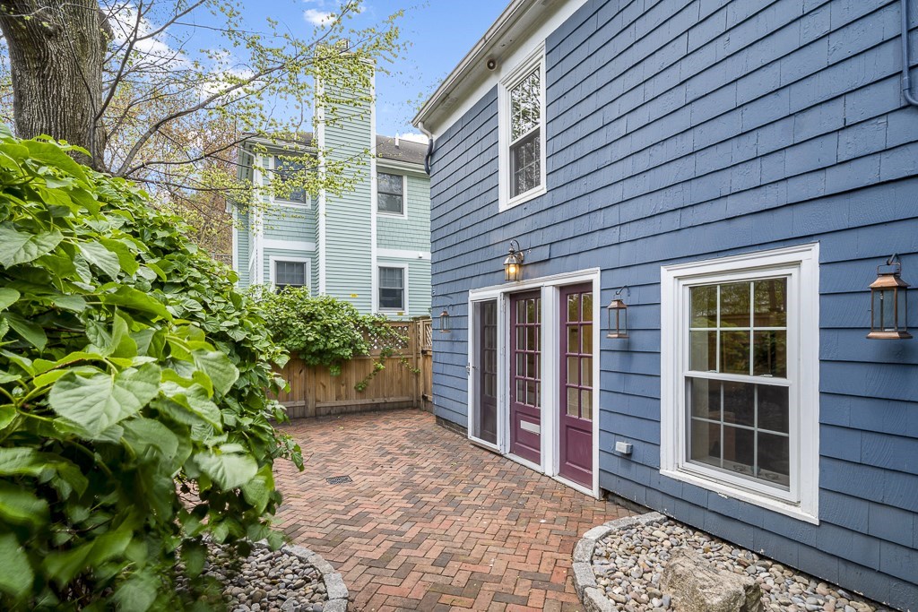 117 Magazine Street, Unit R Cambridge, MA 02139 - Photo 2 of 16