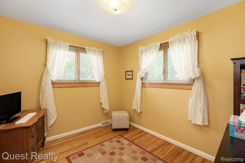 1401 Sycamore Drive Rochester Hills, MI 48307 - Photo 21 of 45