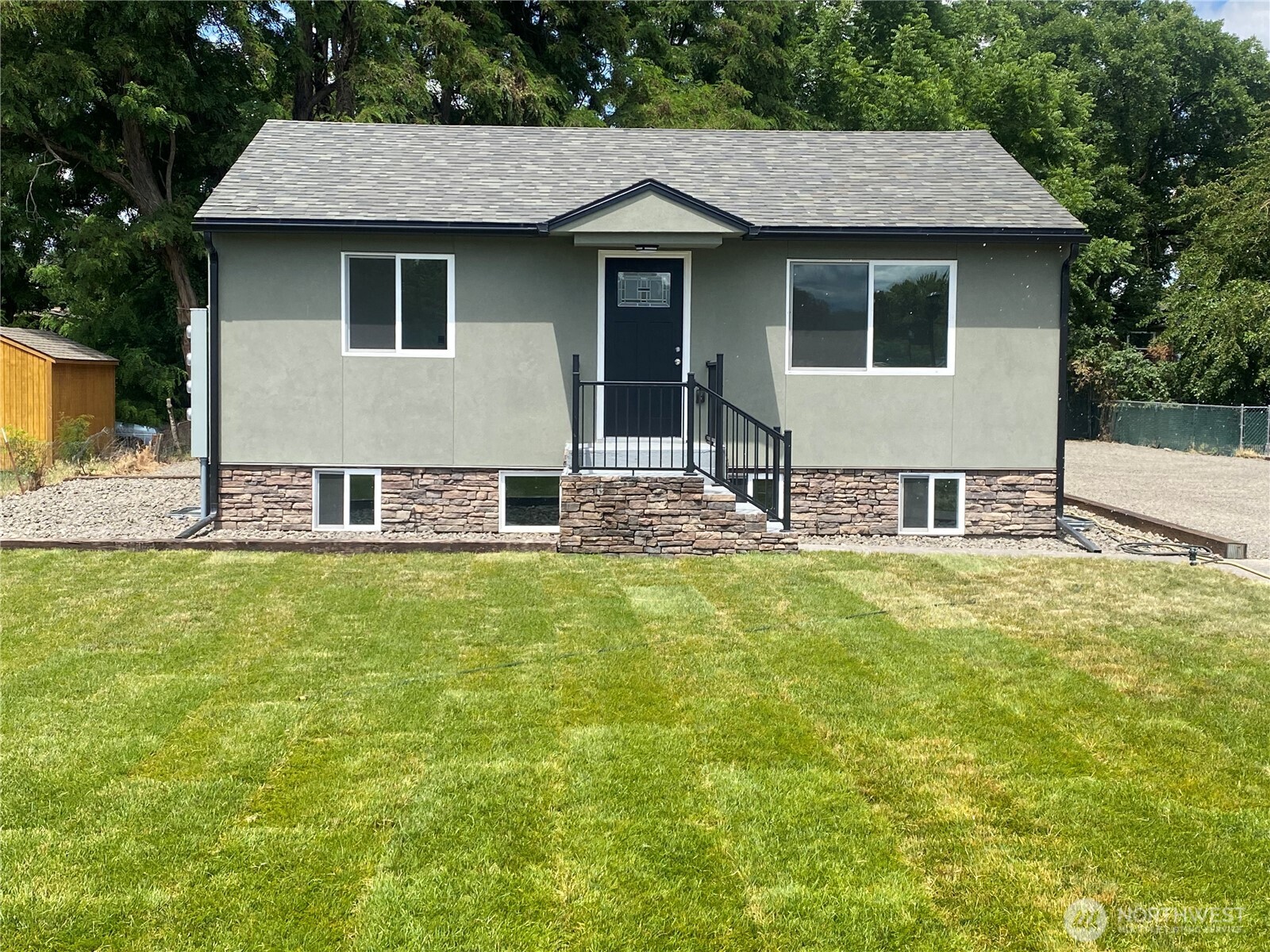 604 Southwest 4th Street College Place, WA 99324 - Photo 3 of 31