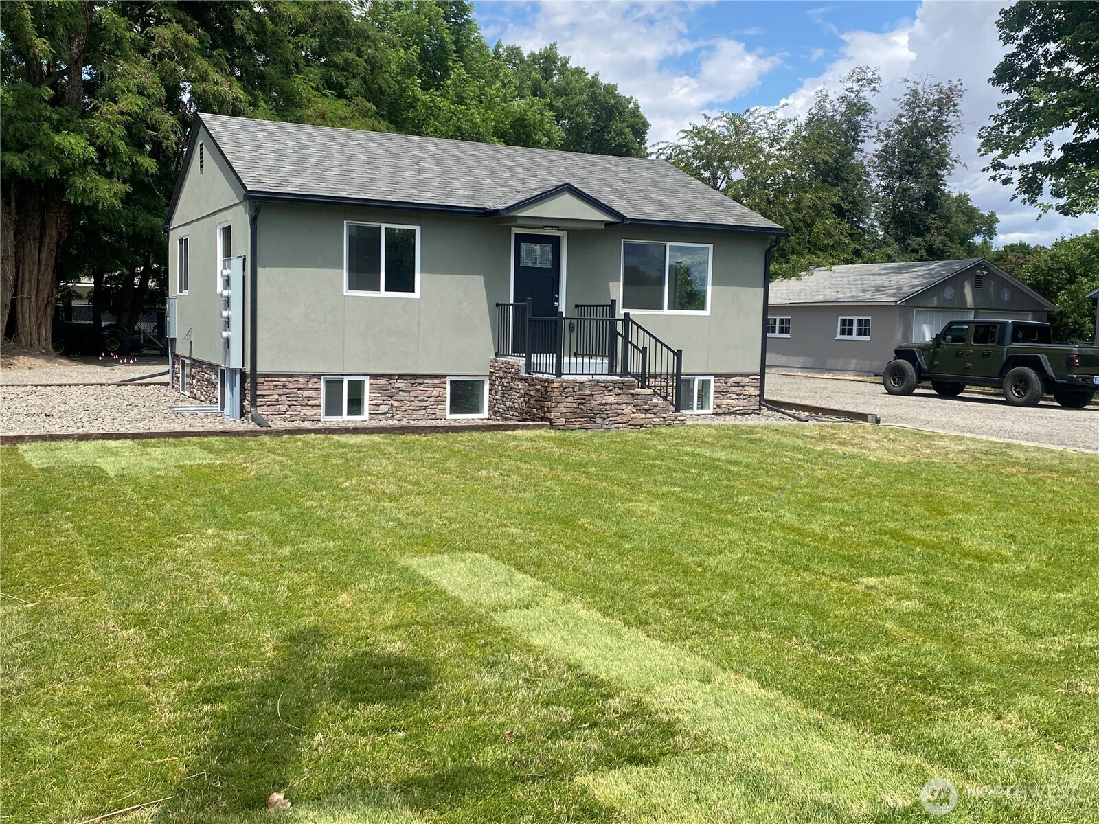 604 Southwest 4th Street College Place, WA 99324 - Photo 4 of 31