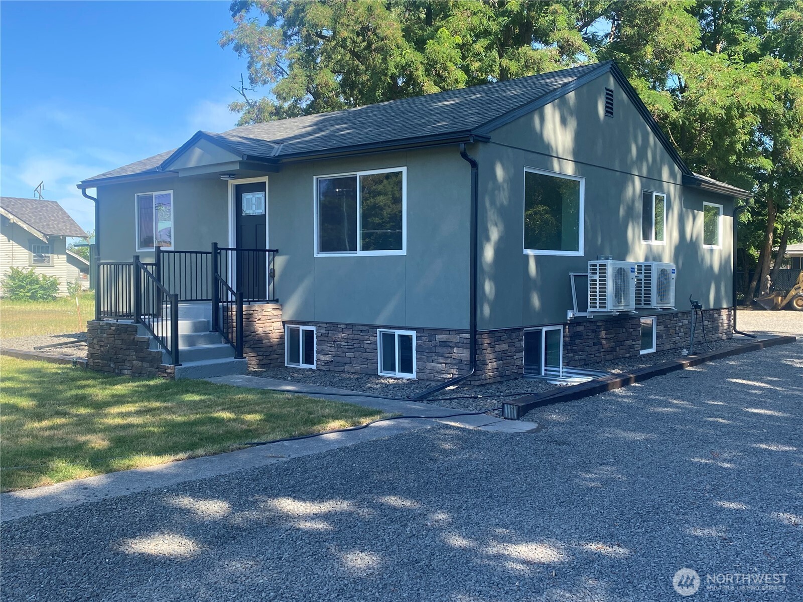 604 Southwest 4th Street College Place, WA 99324 - Photo 5 of 31