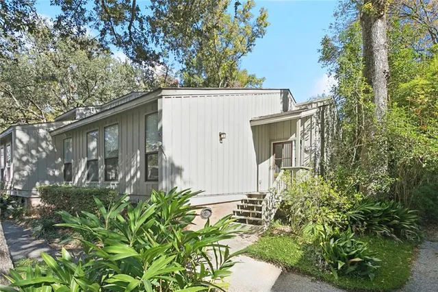 $250,000 | 640 Tete Lours Drive, Unit 15, Mandeville, LA 70471