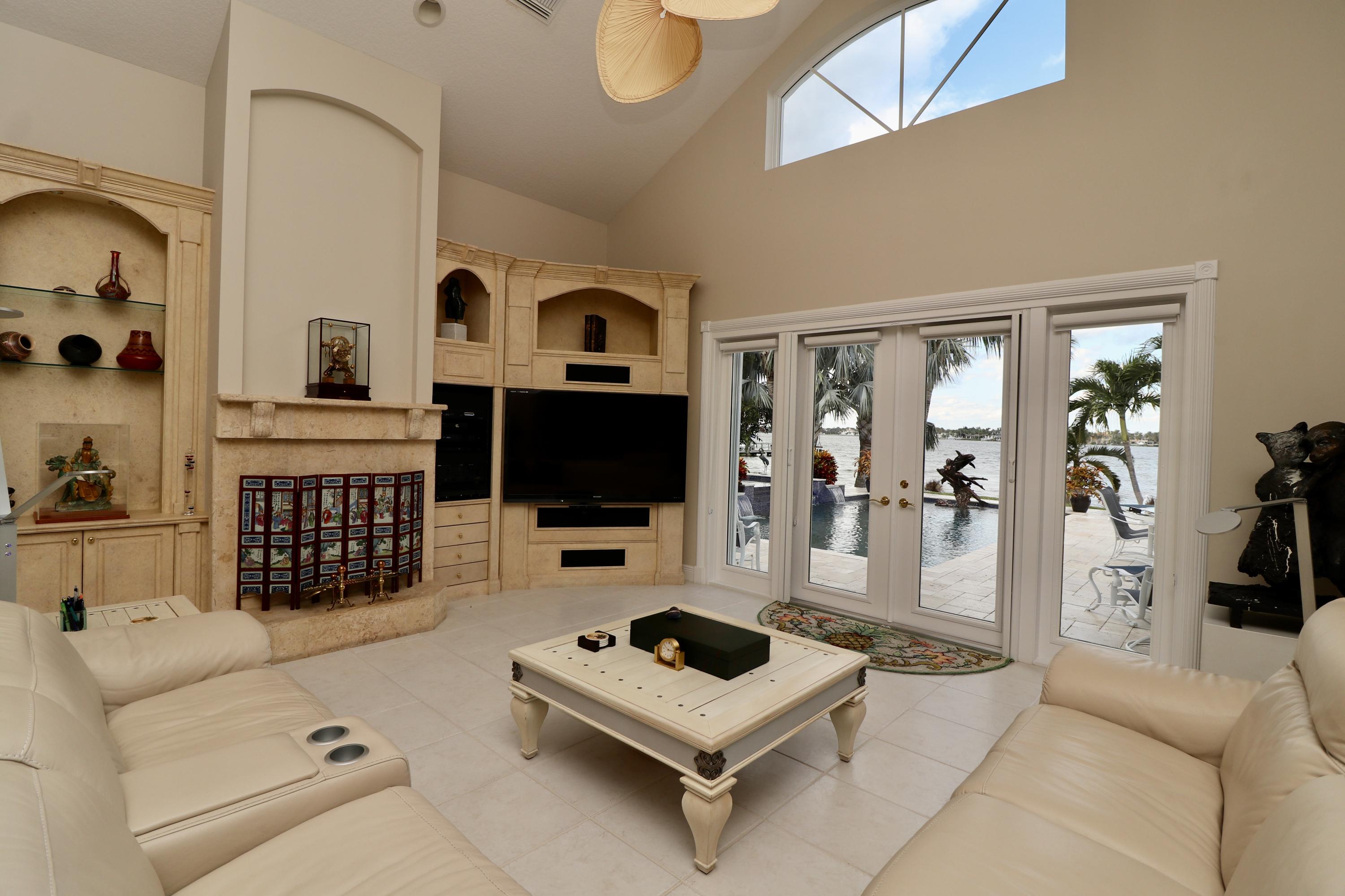 501 Center Street Jupiter, FL 33458 - Photo 27 of 51 Open Family room