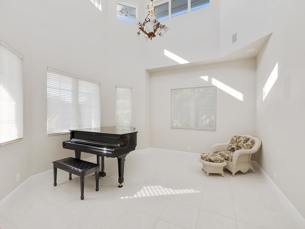 501 Center Street Jupiter, FL 33458 - Photo 28 of 51 Musice/ Living Room