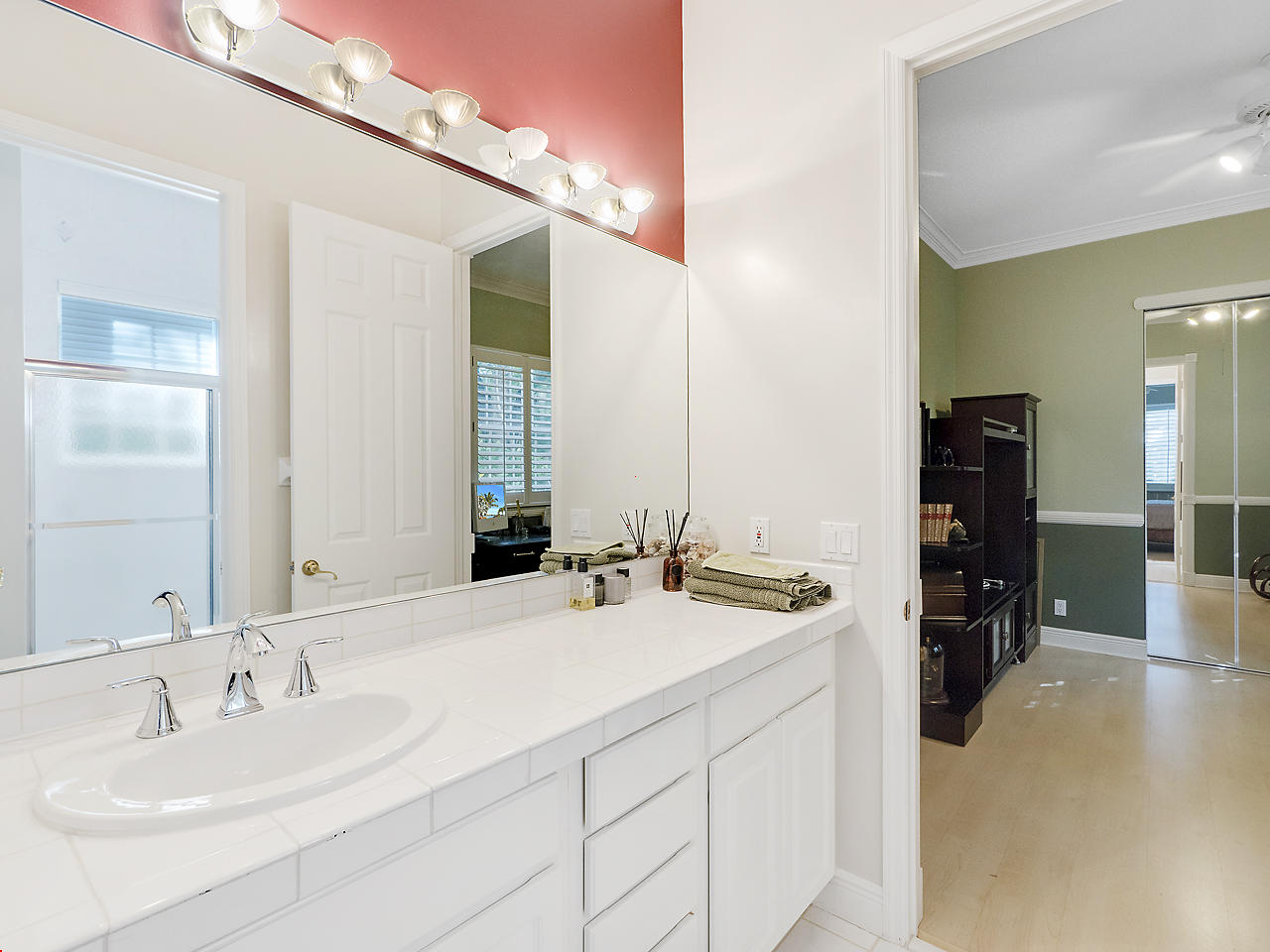 501 Center Street Jupiter, FL 33458 - Photo 36 of 51 Jack and Jill Bath