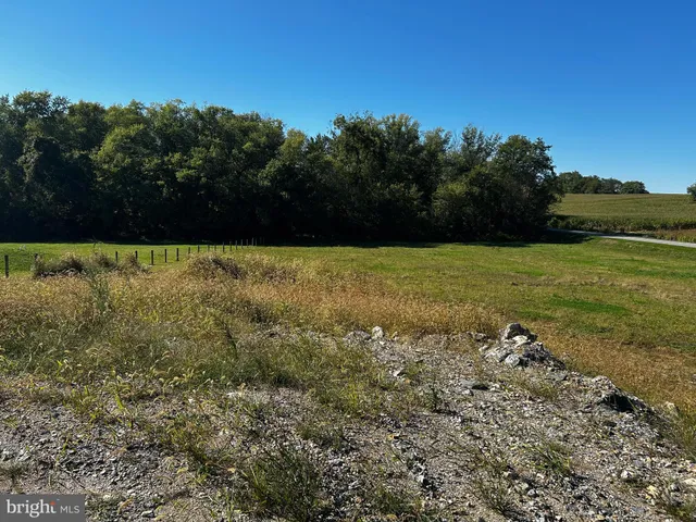 $300,000 | 7192 Rosalees Walk, Mount Airy, MD 21771