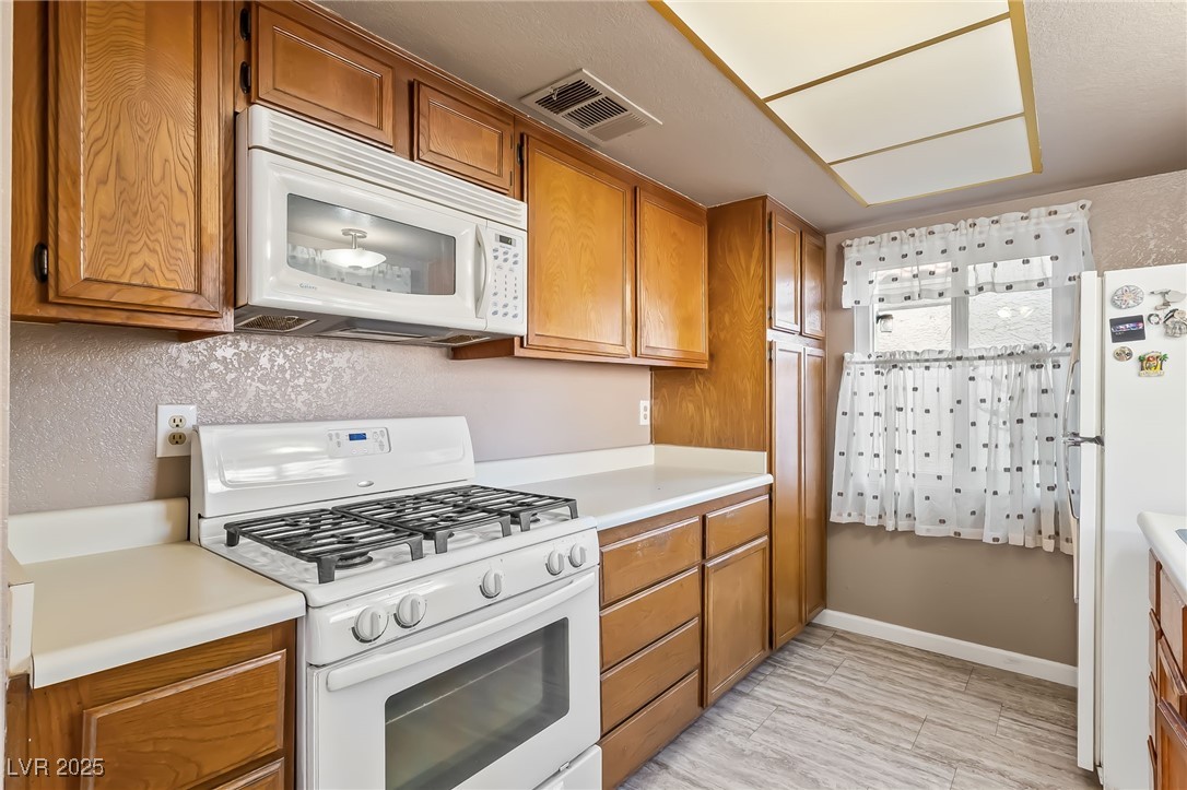 2148 Pebble Creek Lane Laughlin, NV 89029 - Photo 14 of 36