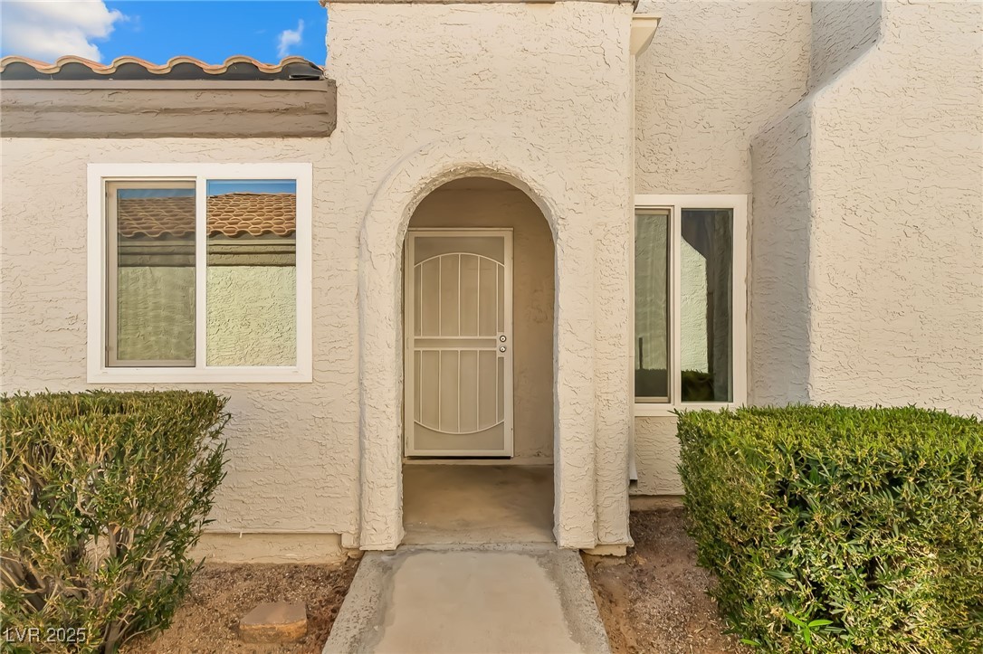 2148 Pebble Creek Lane Laughlin, NV 89029 - Photo 2 of 36