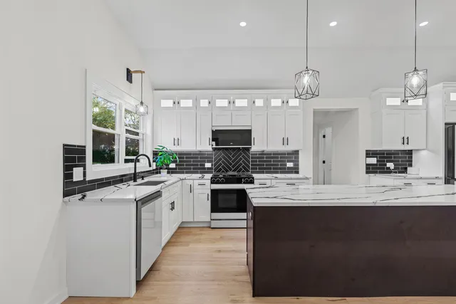 $549,999 | 1531 Marion Street, Schaumburg, IL 60193