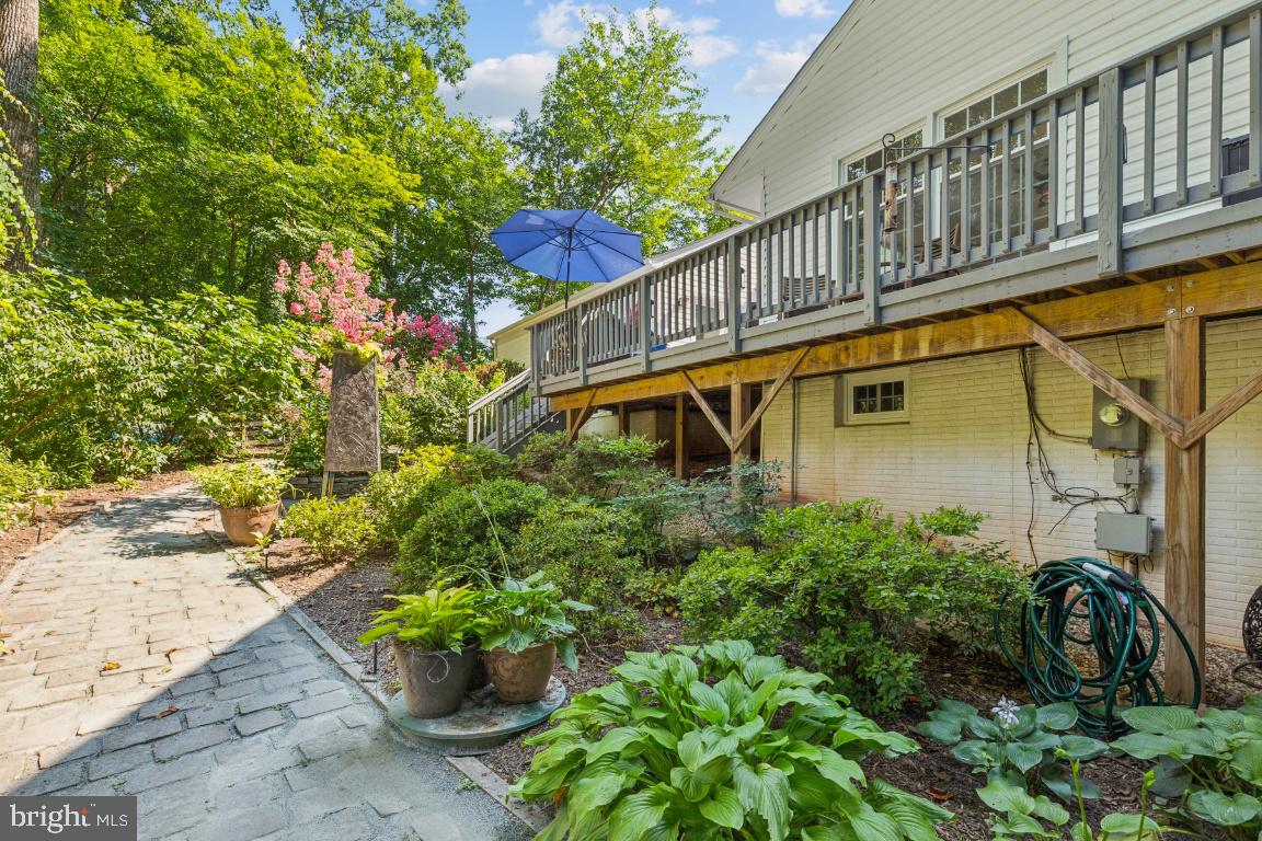 5020 Pheasant Ridge Road Fairfax, VA 22030 - Photo 35 of 59 path from lower level walk out to deck