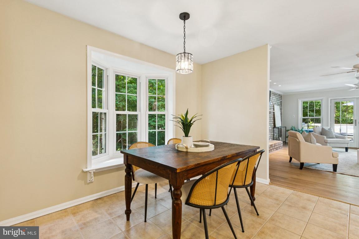 5020 Pheasant Ridge Road Fairfax, VA 22030 - Photo 9 of 59 Cozy eat-in kitchen nook with bay window