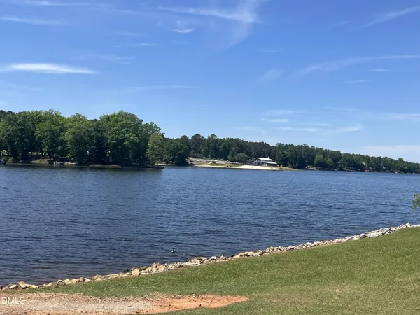 a view of a tennis court