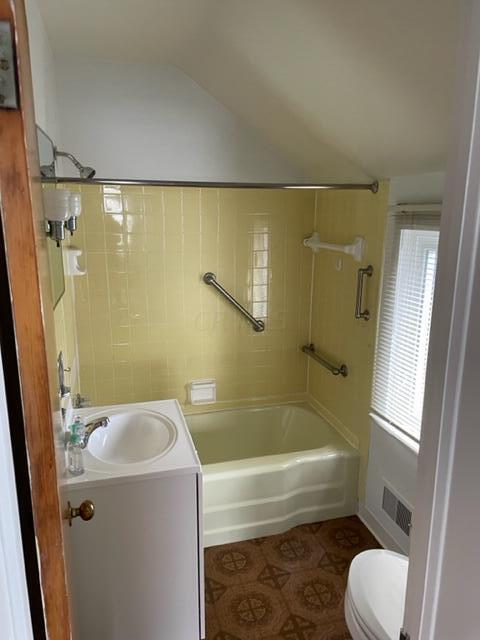 2733 Mt Holyoke Road Columbus, OH 43221 - Photo 8 of 16 IMG_9156