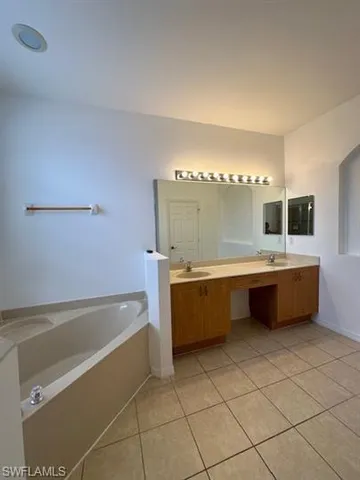 $2,900 | 14732 Sutherland Avenue, Unit 332, Naples, FL 34119