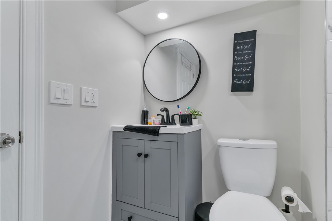 215 Kenyon Avenue Pawtucket, RI 02861 - Photo 12 of 16