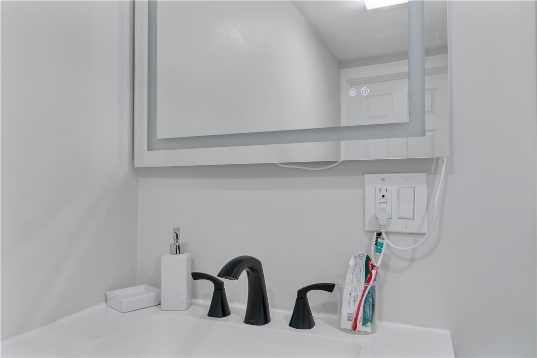 215 Kenyon Avenue Pawtucket, RI 02861 - Photo 9 of 16